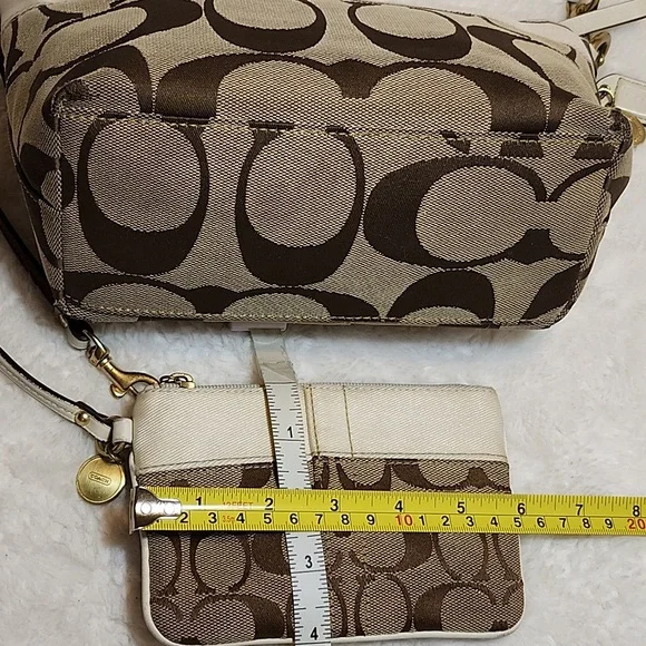 Coach Y2K Soho Brown/Beige Signature Canvas Front Pocket Baguette Bag W/ Wallet - Picture 7 of 16